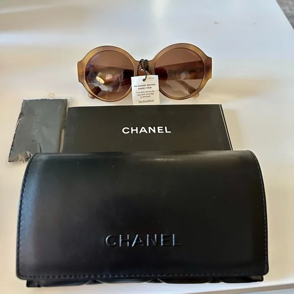 CHANEL | Accessories | New Authentic Chanel Ch 54 Round  display picture 3